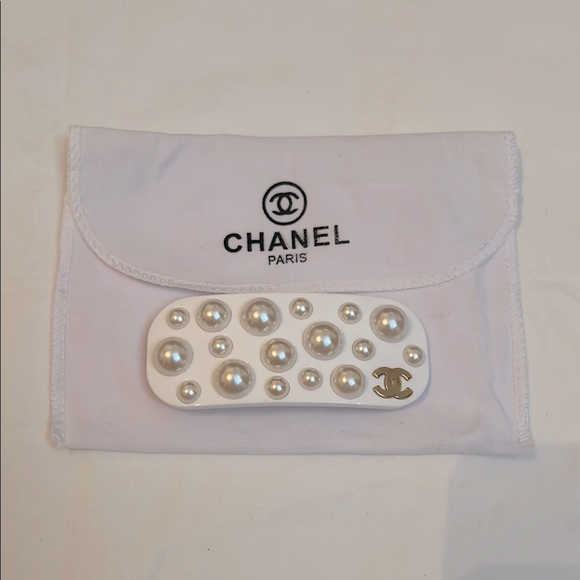 - Accessories - Pearl-Embellished hair clip